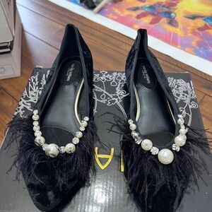 Elegant Black Feathered Women's Shoes